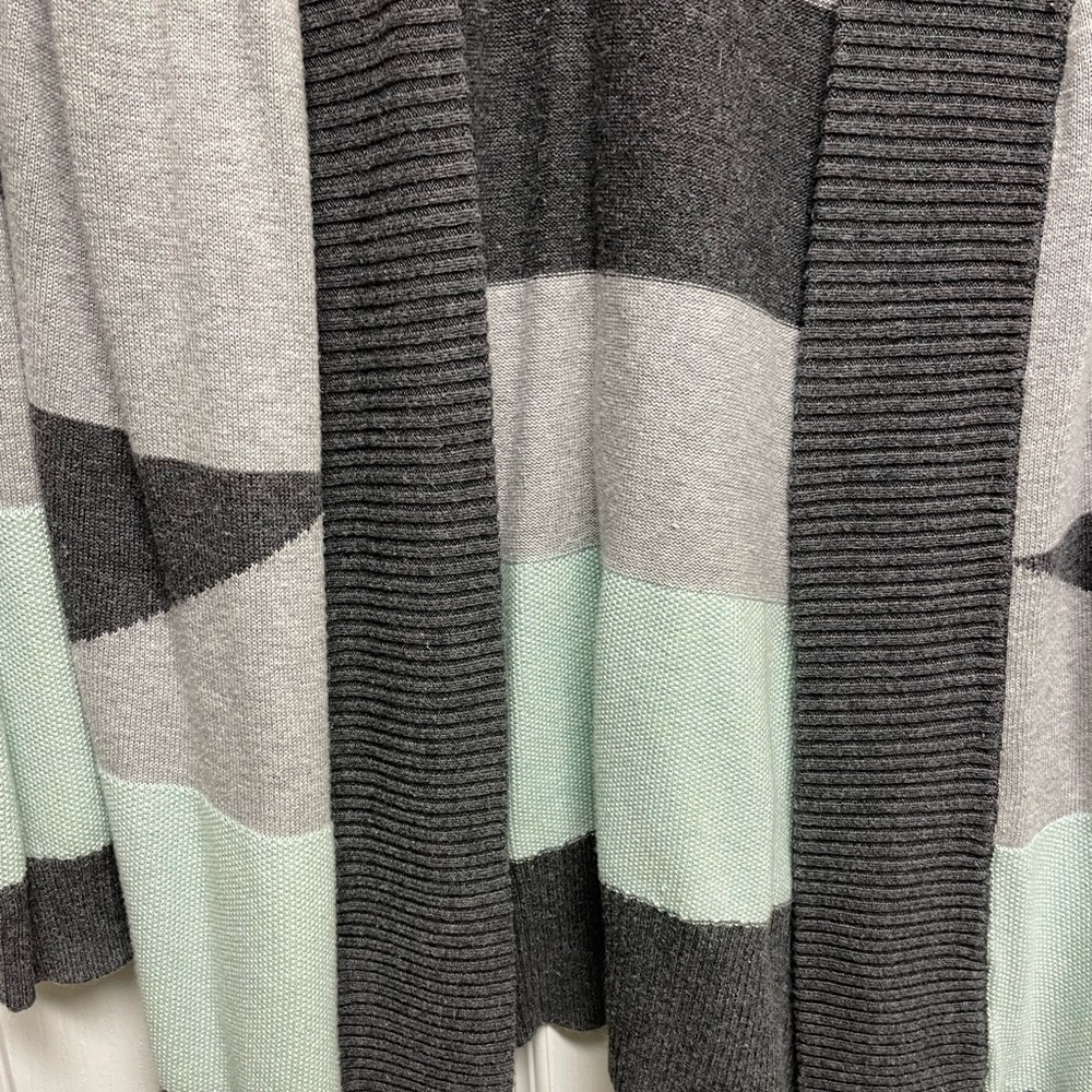 Multi-colored cardigan - Size Medium